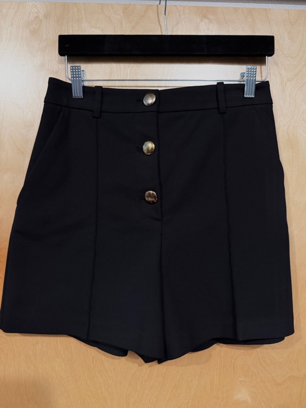 NWT Zara Medium Black High-Rise Button Front Women’s Shorts